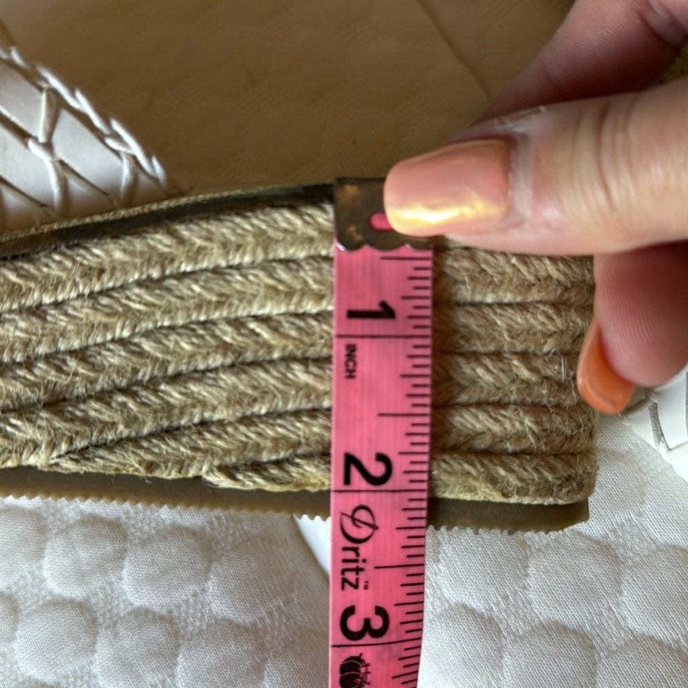 Skechers sz 9 Wedged 2” White Braided Sandals Burlap Heel NWOT - Picture 5 of 6